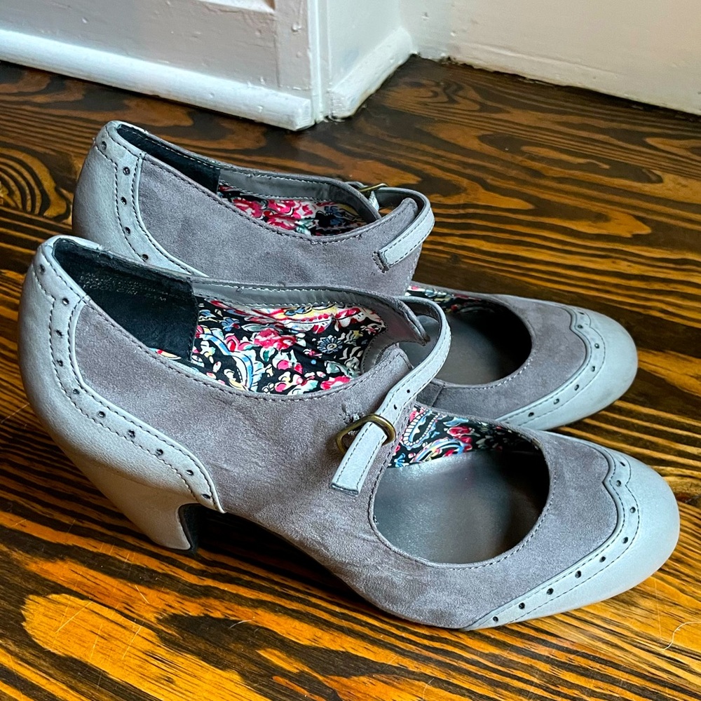 Crown Vintage Skool Girl heels